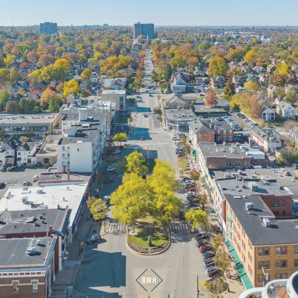 feature image of Hyde Park, Cincinnati: The Local's Guide to Living in Hyde Park