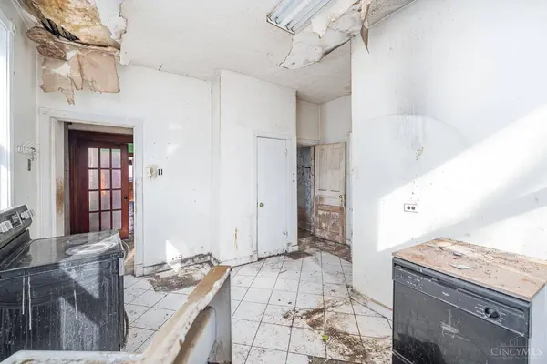 924 Mcpherson Ave, Cincinnati, OH 45205