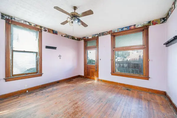 924 Mcpherson Ave, Cincinnati, OH 45205