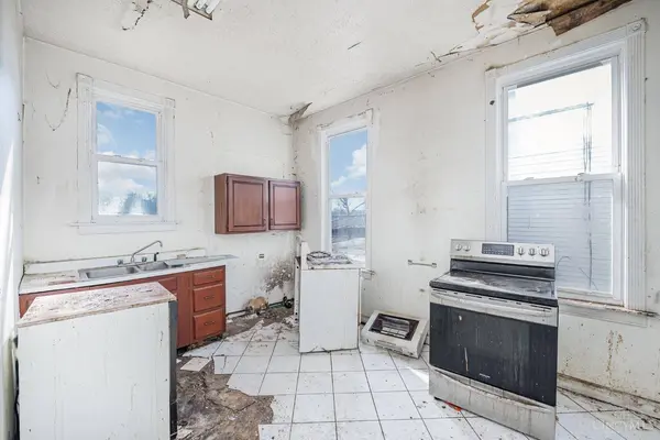 924 Mcpherson Ave, Cincinnati, OH 45205