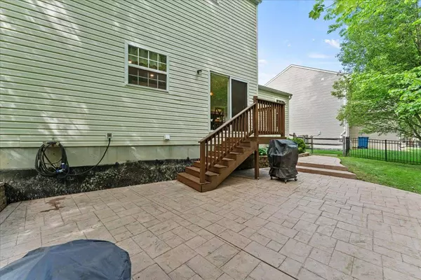 6038 Delfair Ln, Milford, OH 45150-2587