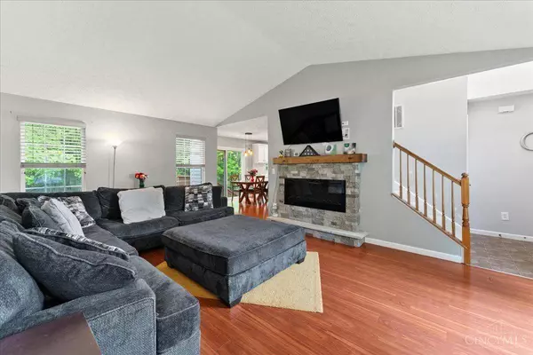 6038 Delfair Ln, Milford, OH 45150