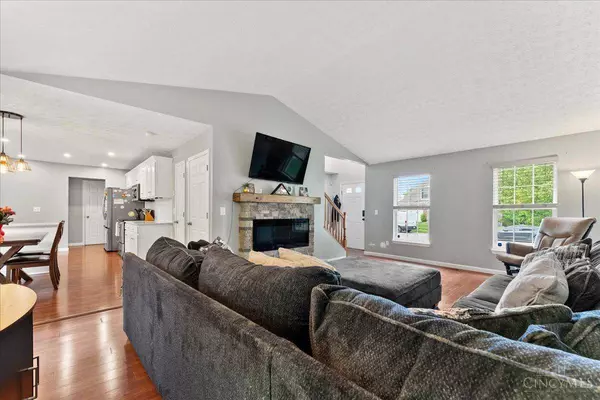 6038 Delfair Ln, Milford, OH 45150