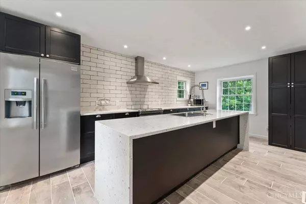 5894 E Woodmont Ave, Cincinnati, OH 45213