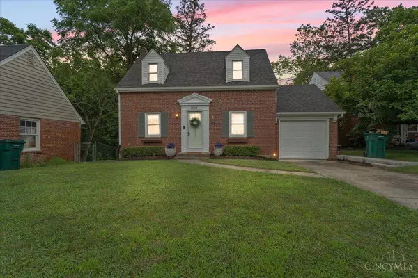 5894 E Woodmont Ave, Cincinnati, OH 45213