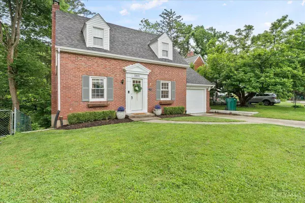 5894 E Woodmont Ave, Cincinnati, OH 45213