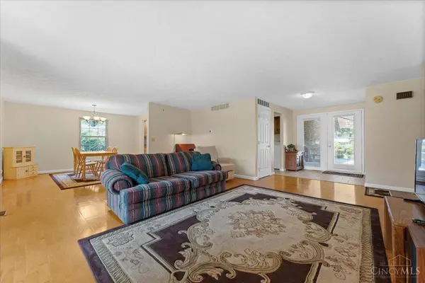 5744 Winton Rd, Fairfield, OH 45014
