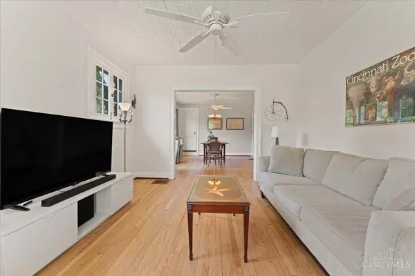 5897 Omeara Pl, Cincinnati, OH 45213