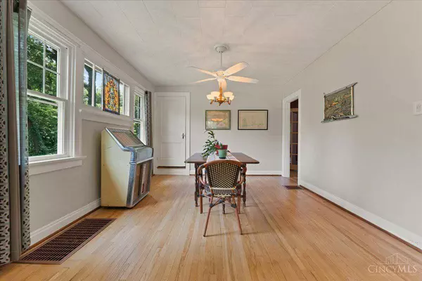 5897 Omeara Pl, Cincinnati, OH 45213