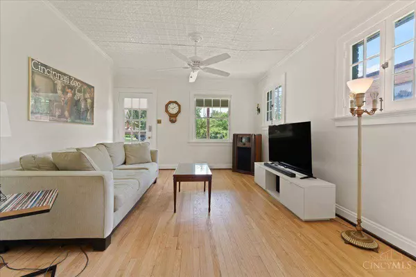 5897 Omeara Pl, Cincinnati, OH 45213