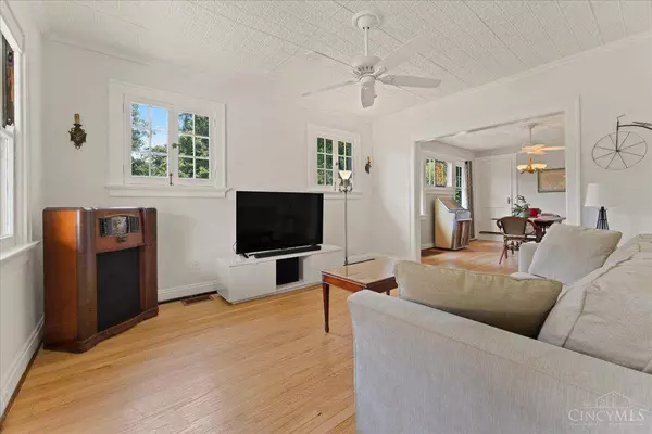 5897 Omeara Pl, Cincinnati, OH 45213