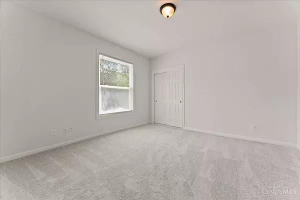 4907 Roanoke St, Cincinnati, OH 45227