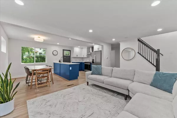 7249 Berwood Dr, Cincinnati, OH 45243-2110