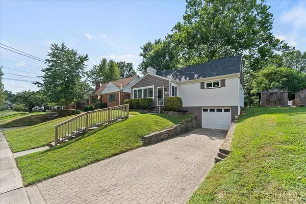 7249 Berwood Dr, Madeira, OH 45243