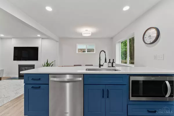 7249 Berwood Dr, Madeira, OH 45243