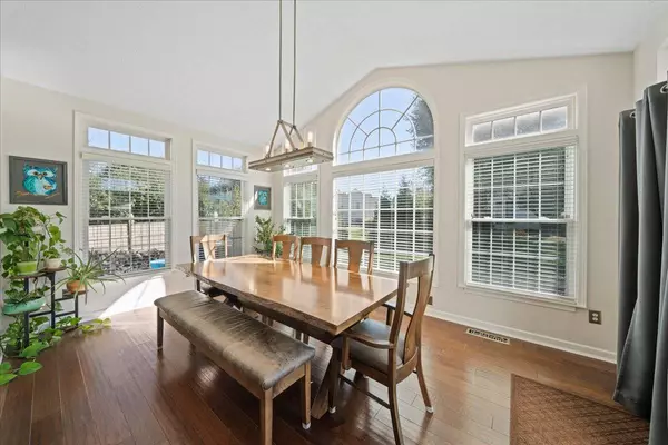 5933 Firm Stance Dr, Loveland, OH 45140-8195