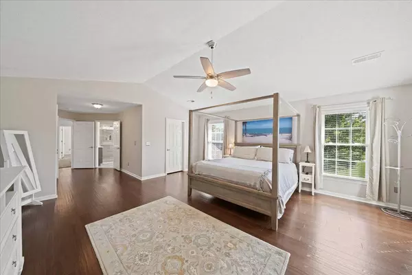 5933 Firm Stance Dr, Loveland, OH 45140-8195