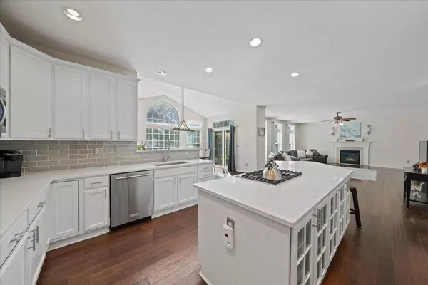 5933 Firm Stance Dr, Loveland, OH 45140-8195