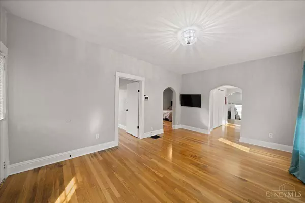 7212 Maryland Ave, Deer Park, OH 45236