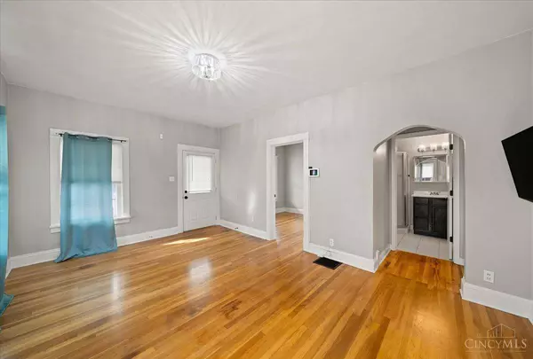 7212 Maryland Ave, Deer Park, OH 45236