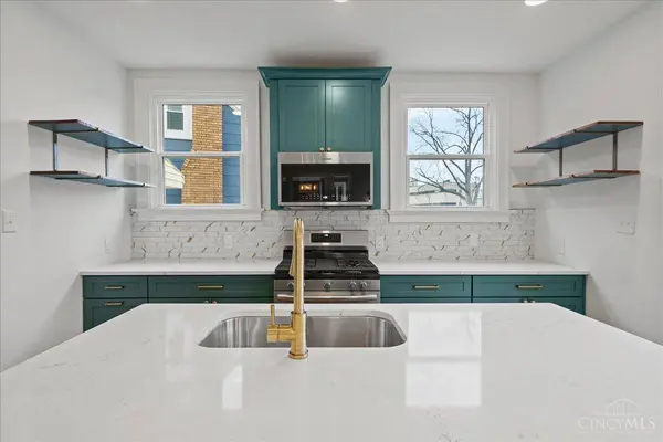 3067 Henshaw Ave, Cincinnati, OH 45225