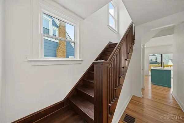 3067 Henshaw Ave, Cincinnati, OH 45225