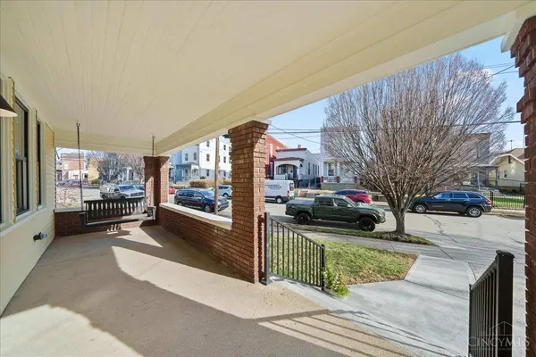 3067 Henshaw Ave, Cincinnati, OH 45225