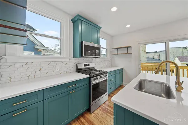 3067 Henshaw Ave, Cincinnati, OH 45225