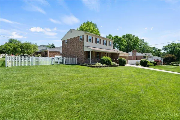 1996 Robinway Dr, Anderson Twp, OH 45230