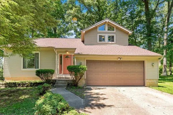 1674 Foxwood Trl, Miami Twp, OH 45140
