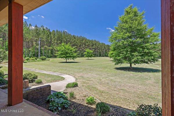 337 J C Prestage Road, Pelahatchie, MS 39145