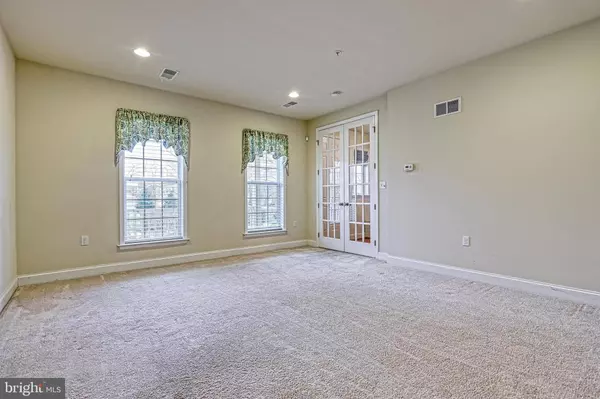 47 PORTER ALY, Mechanicsburg, PA 17050