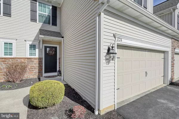 1724 HARALSON DR, Mechanicsburg, PA 17055