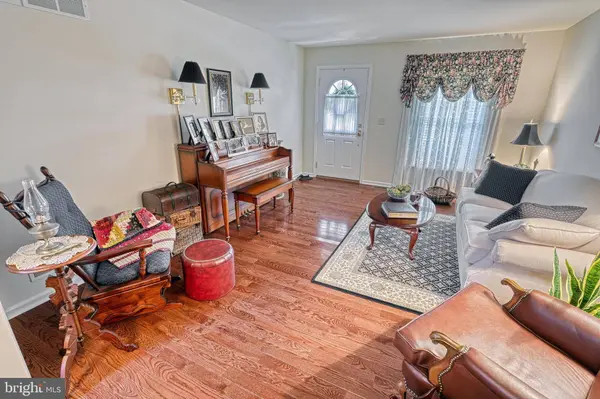 451 NURSERY DR N, Mechanicsburg, PA 17055