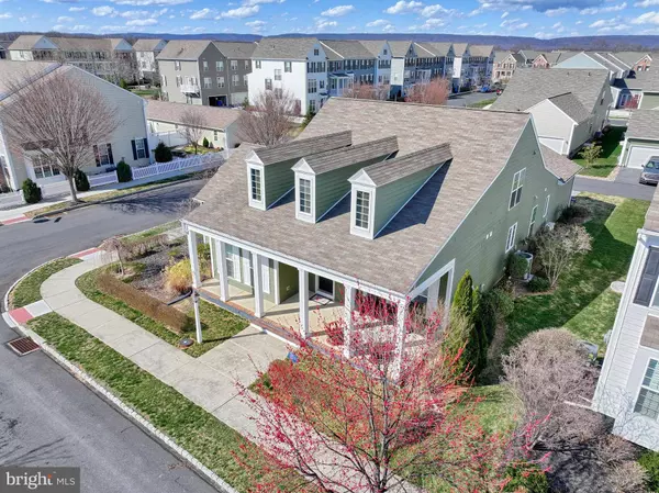 33 STONE BARN RD, Mechanicsburg, PA 17050