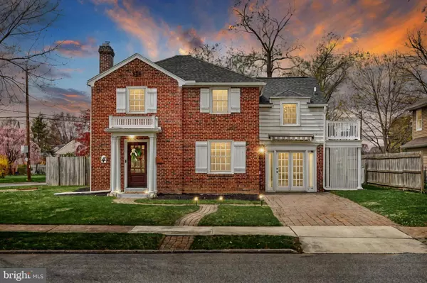 4 COUNTRY CLUB PL E, Camp Hill, PA 17011