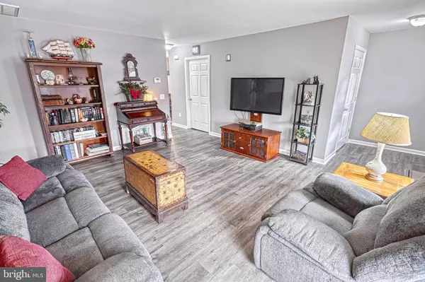 2328 THORNTON RD, Harrisburg, PA 17109