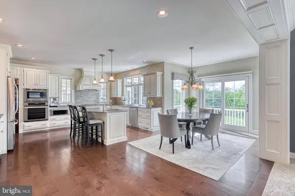 396 LAKE DR, Mechanicsburg, PA 17055