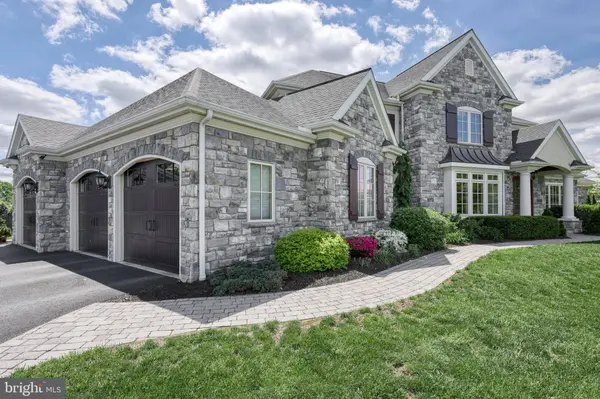 396 LAKE DR, Mechanicsburg, PA 17055