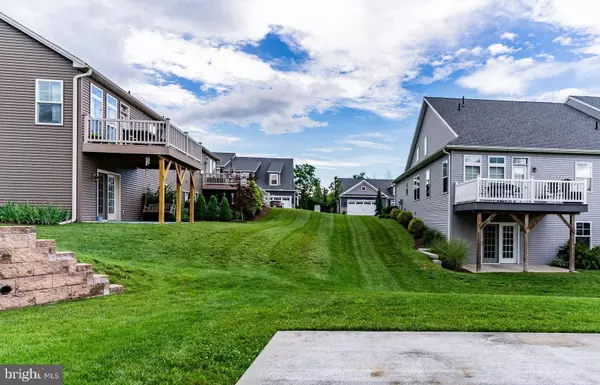 1605 QUINCEY DR, Mechanicsburg, PA 17050