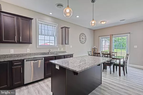 910 CAVALRY ST, Carlisle, PA 17013