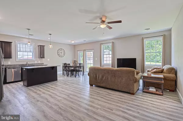 910 CAVALRY ST, Carlisle, PA 17013