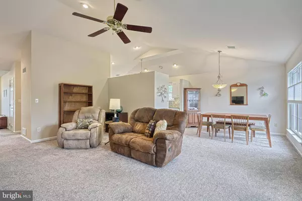 13 RIDGEWAY DR, Mechanicsburg, PA 17050