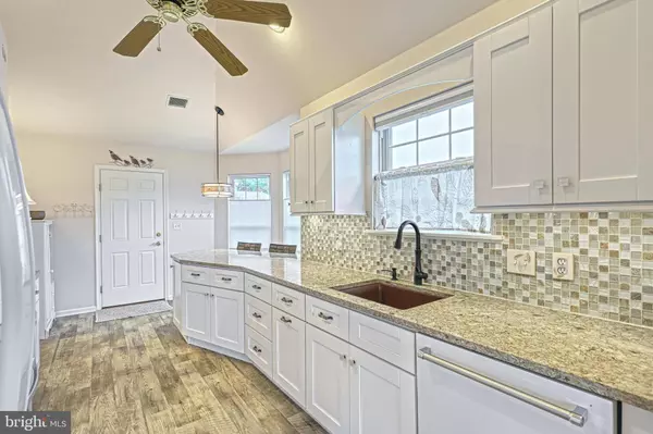 13 RIDGEWAY DR, Mechanicsburg, PA 17050