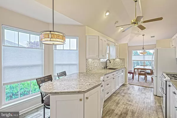 13 RIDGEWAY DR, Mechanicsburg, PA 17050