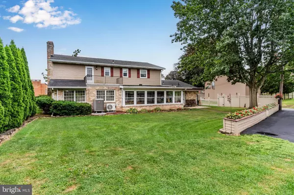 3 E ELMWOOD AVE, Mechanicsburg, PA 17055