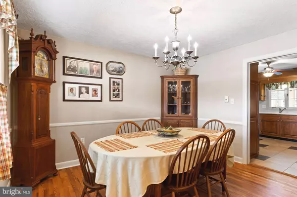 3 E ELMWOOD AVE, Mechanicsburg, PA 17055