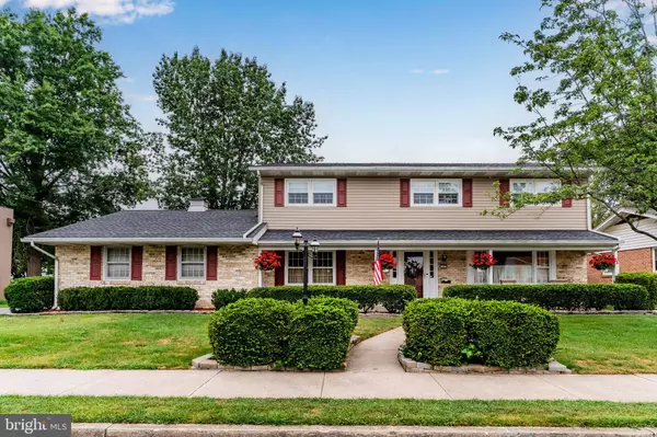 3 E ELMWOOD AVE, Mechanicsburg, PA 17055