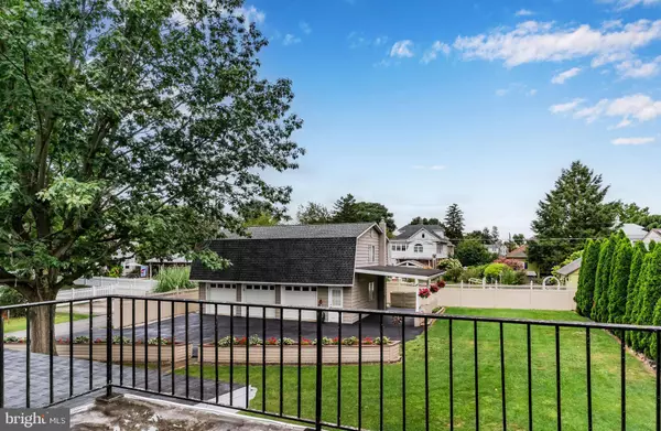 3 E ELMWOOD AVE, Mechanicsburg, PA 17055