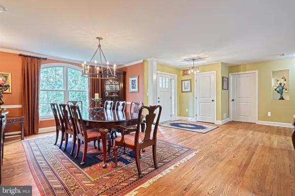 300 EMPIRE CIR, Mechanicsburg, PA 17055